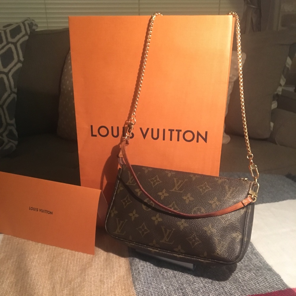 SOLD Authentic Louis Vuitton Pochette Monogram